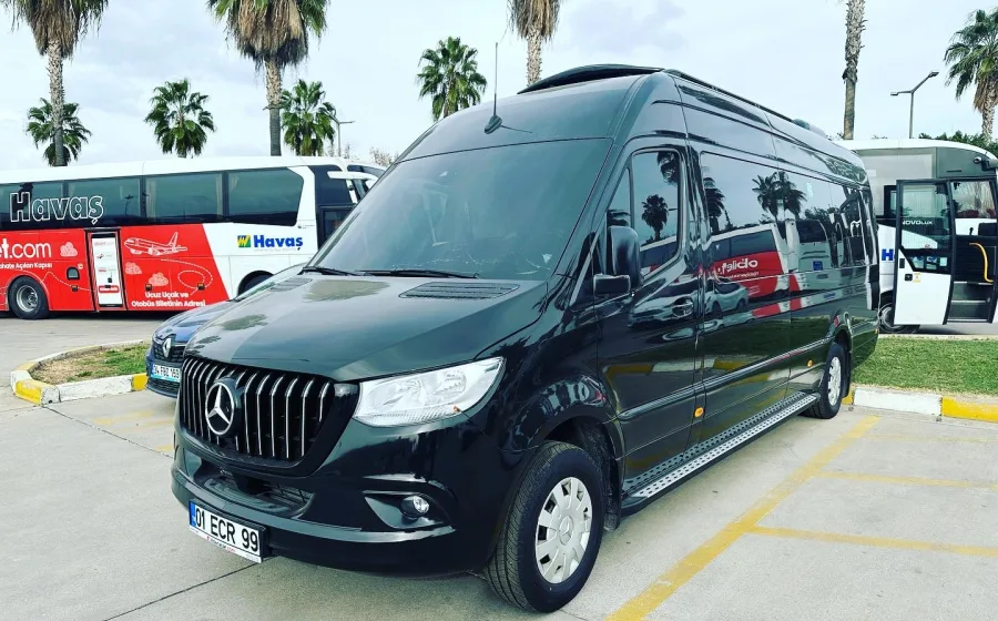 Mercedes Sprinter VIP - ECR99 (8).jpg